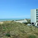 Confortable A Avec Piscine Partagee 圣让-德蒙