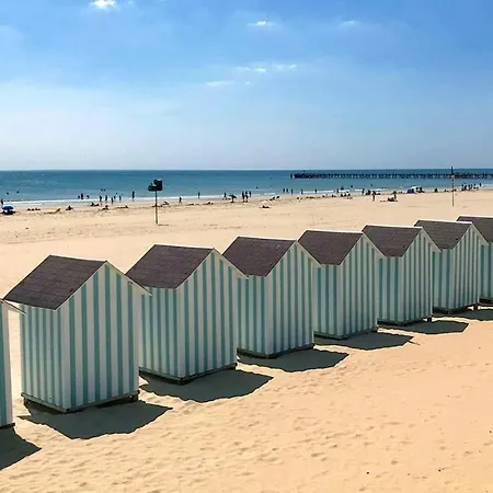 Confortable à Avec Piscine Partagée Сasa de vacaciones