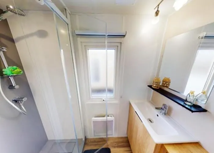 Сasa de vacaciones Confortable à Avec Piscine Partagée