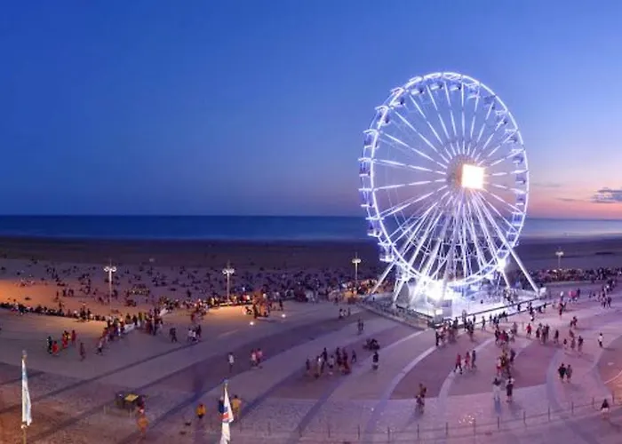 Confortable à Avec Piscine Partagée Сasa de vacaciones