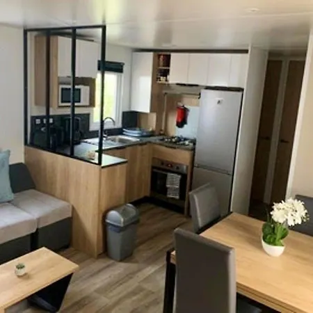 Confortable A Avec Piscine Partagee *